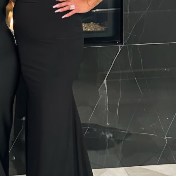 Albina Dyla - Picture 2 of 2